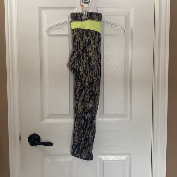 Athletic works cropped leggings - Picture 2 of 4